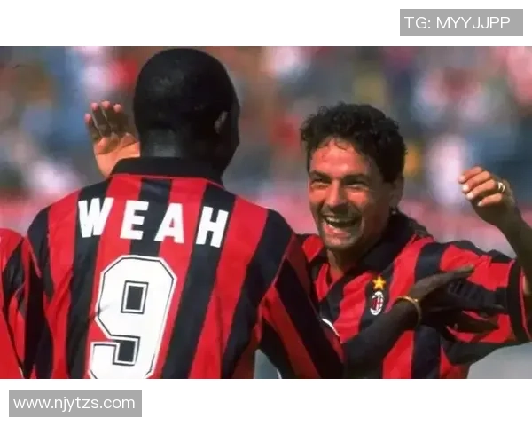 足球明星背什么包最时尚最实用让你也能成为潮流引领者